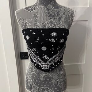 Forever 21 Black and White Crop Top